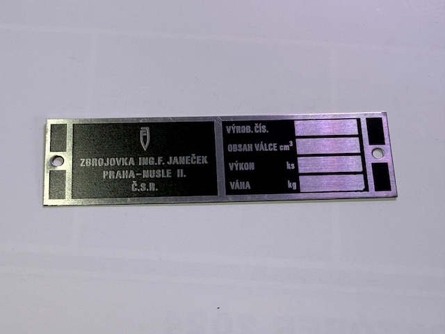 Štítok na motor /  Label on the Engine-image